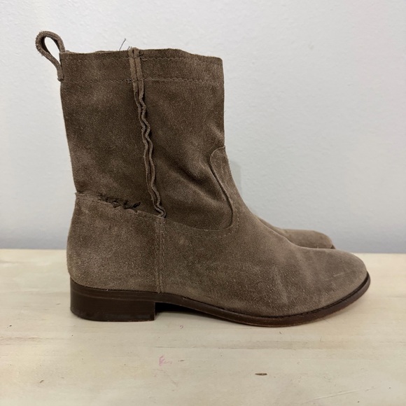 Frye Taupe Suede Cara Ankle Booties Size7.5 - Picture 3 of 9